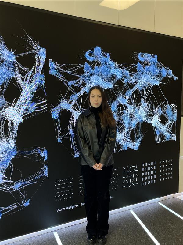 Sanata Bi Yer Üyesi Gözde Betülay Yorulmaz ile
Doğuş Otomotiv Plus Deneyim Merkezi Sergisi'ne dair bir sohbet.